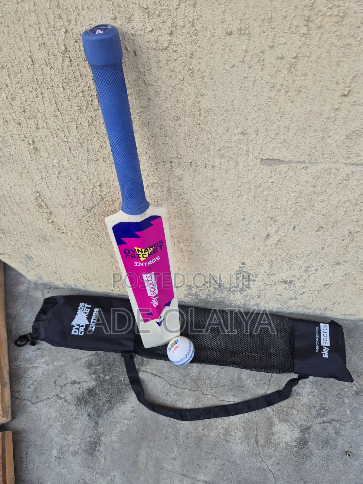 Dynamos Cricket Bat Set
