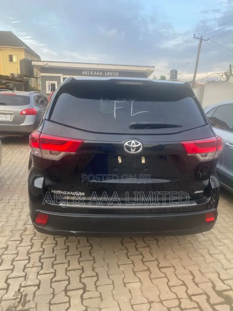 Toyota Highlander LE 2019 Black