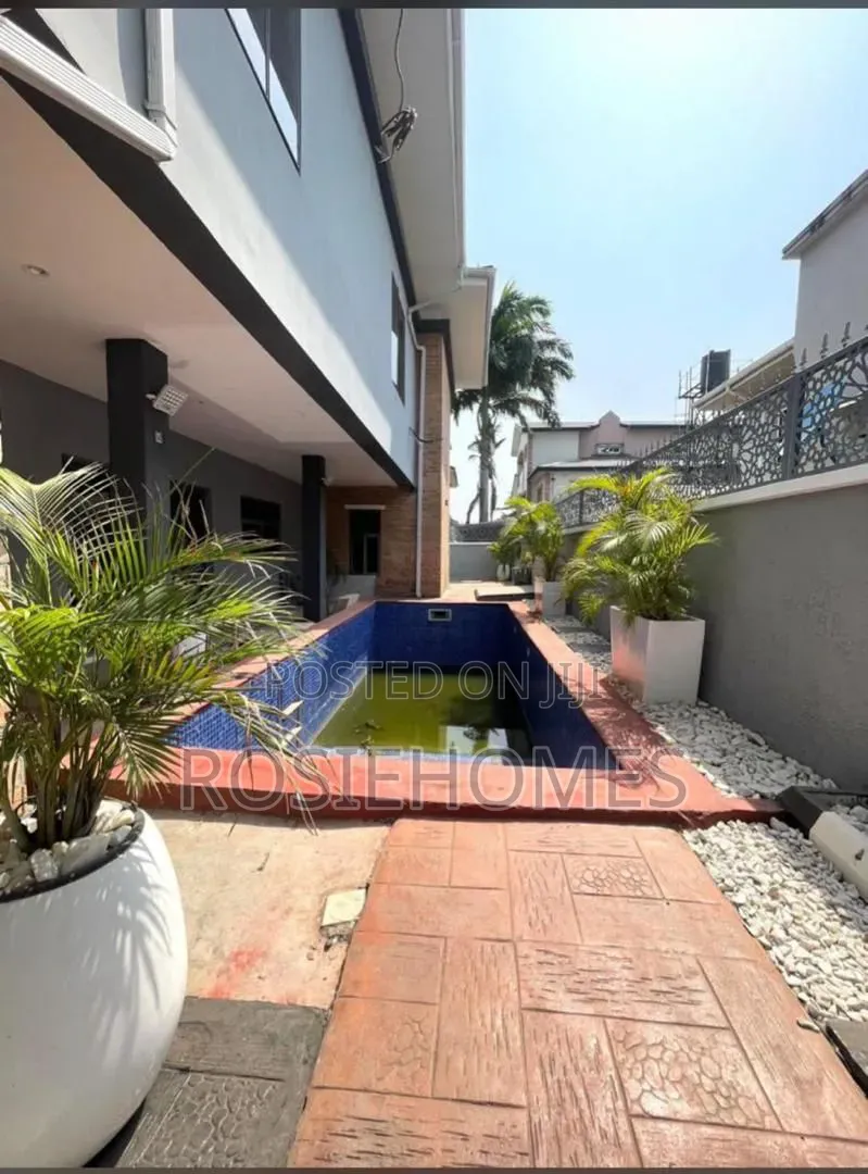 5bdrm Duplex in Lekki Phase 1 for rent