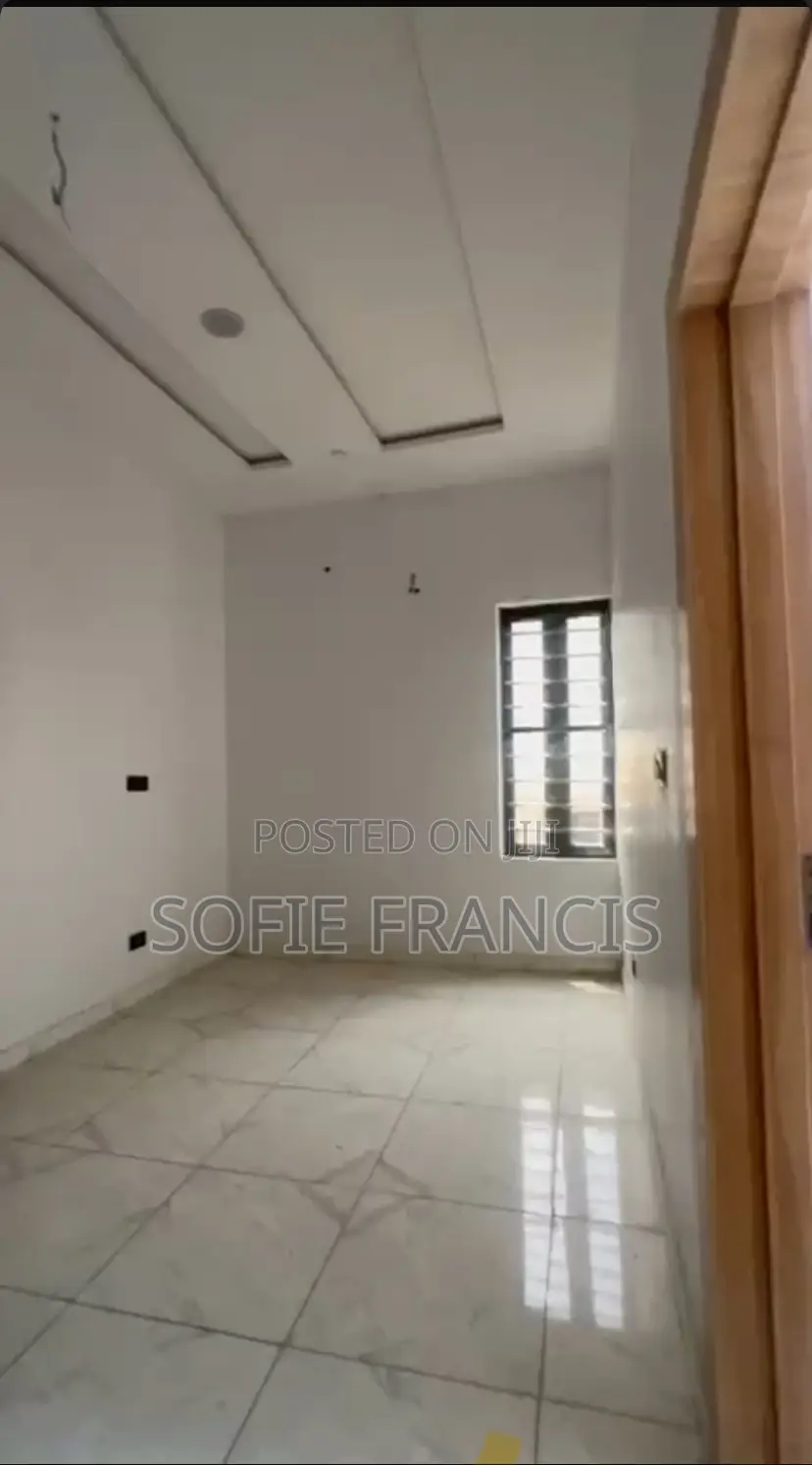 4bdrm Duplex in Thomas Estate for rent