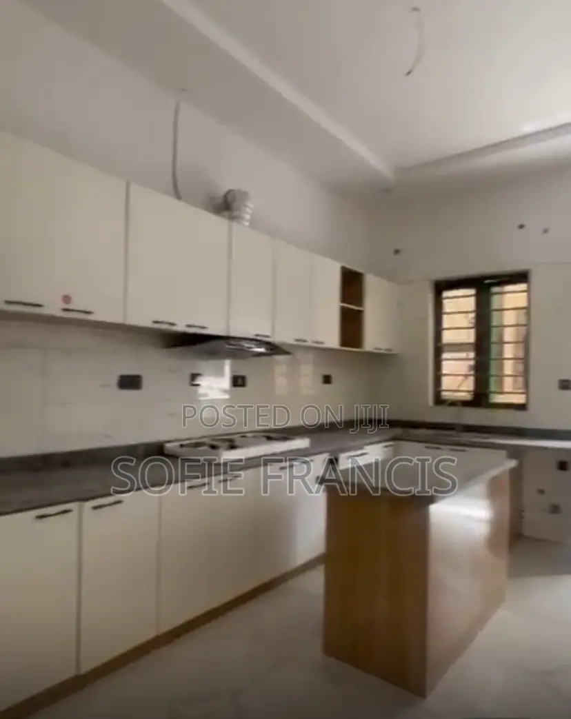 4bdrm Duplex in Thomas Estate for rent