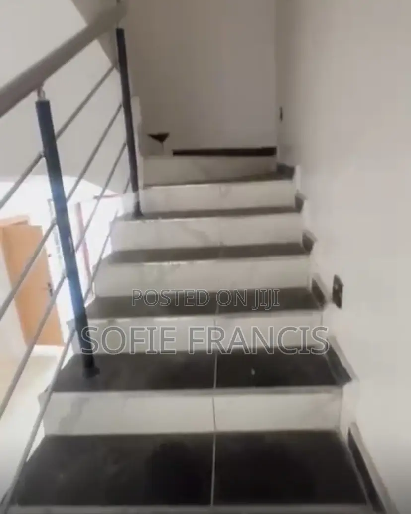 4bdrm Duplex in Thomas Estate for rent