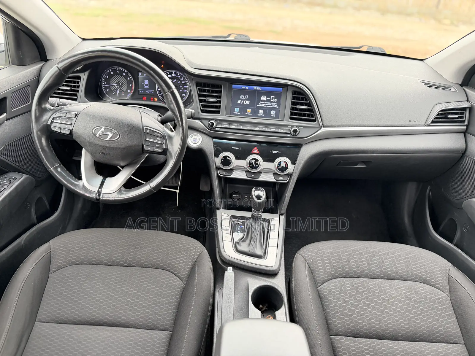 Hyundai Elantra Value Edition 2019 White
