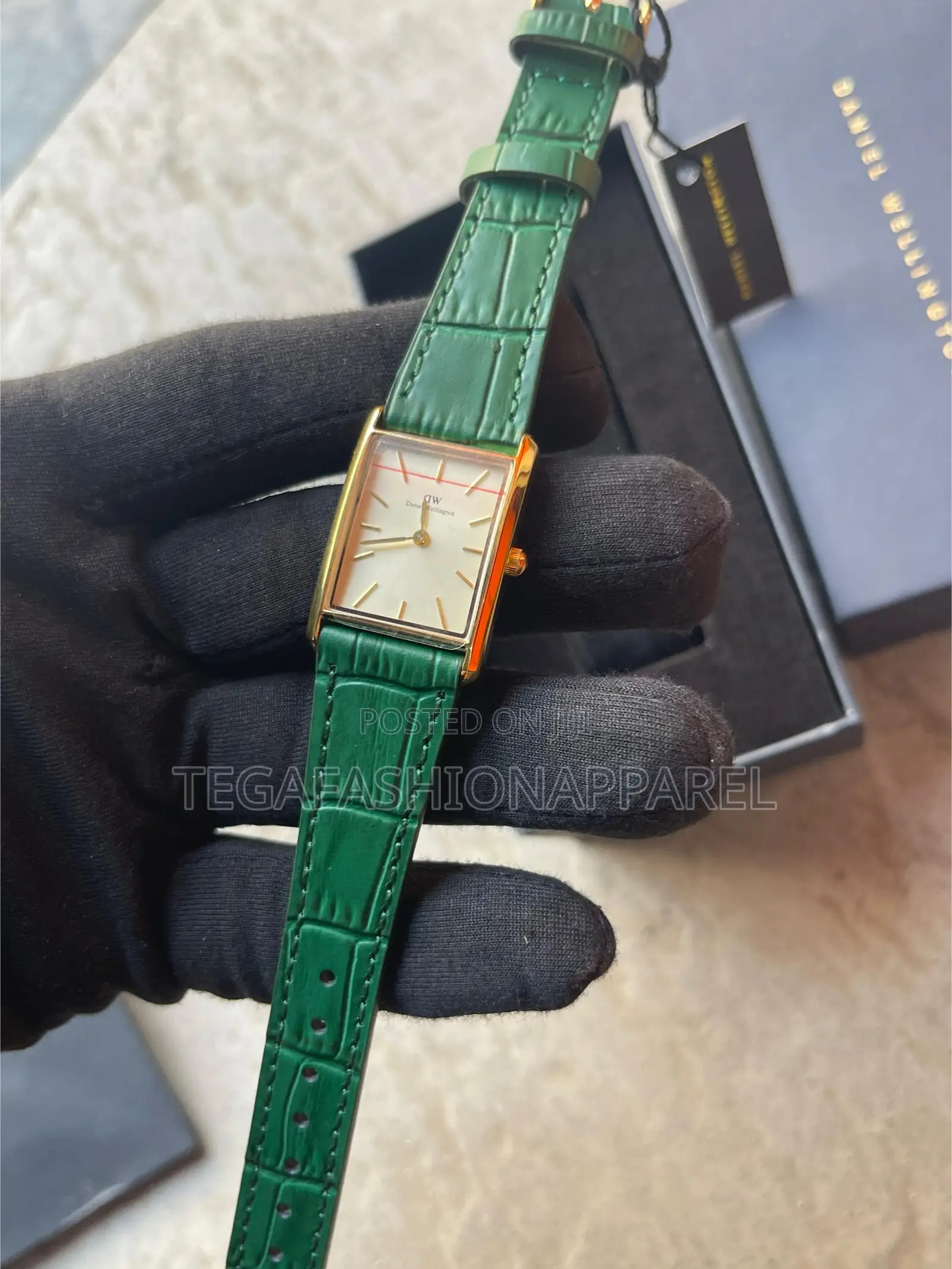 Daniel Wellington Women Leather Watch