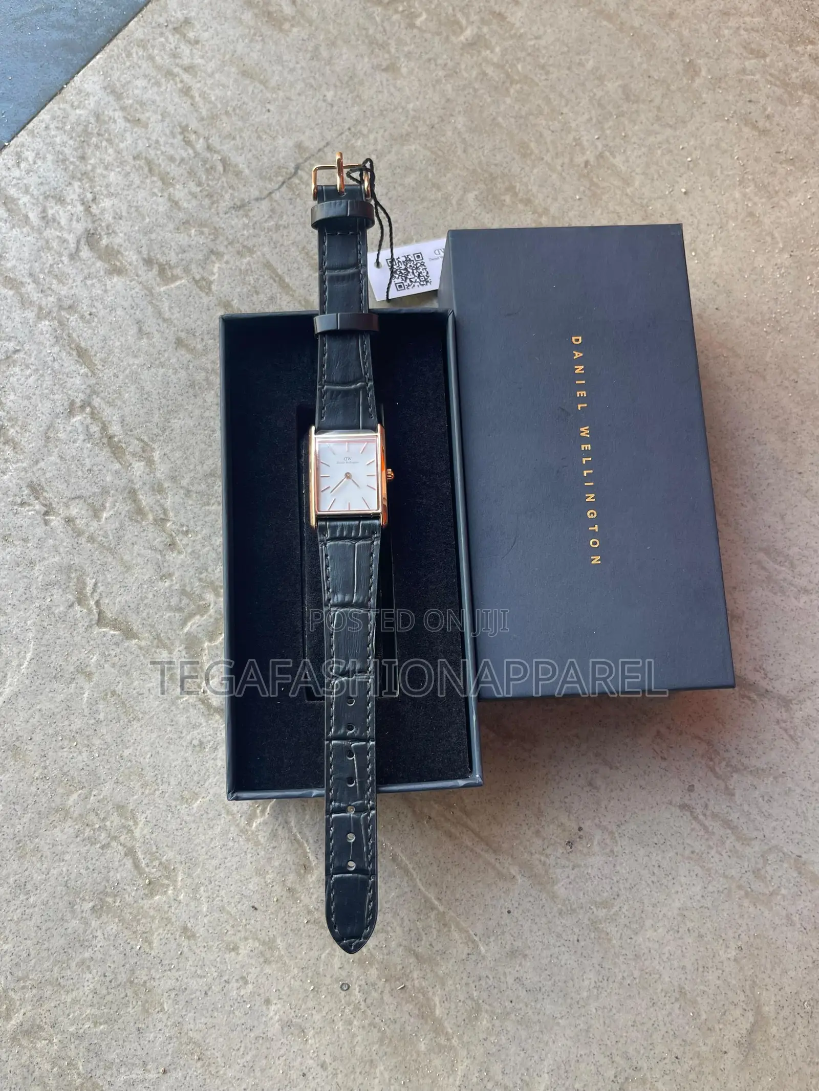 Daniel Wellington Women Leather Watch