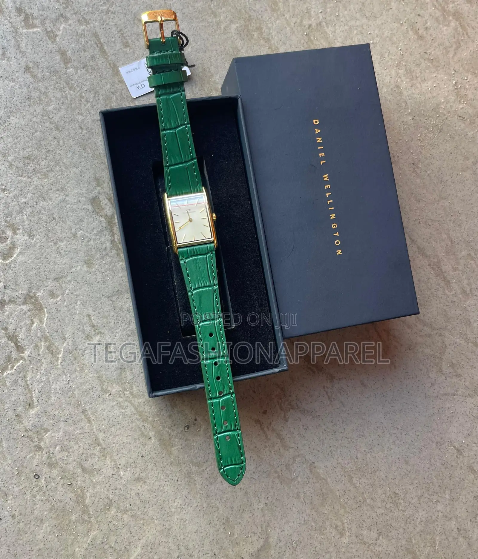 Daniel Wellington Women Leather Watch