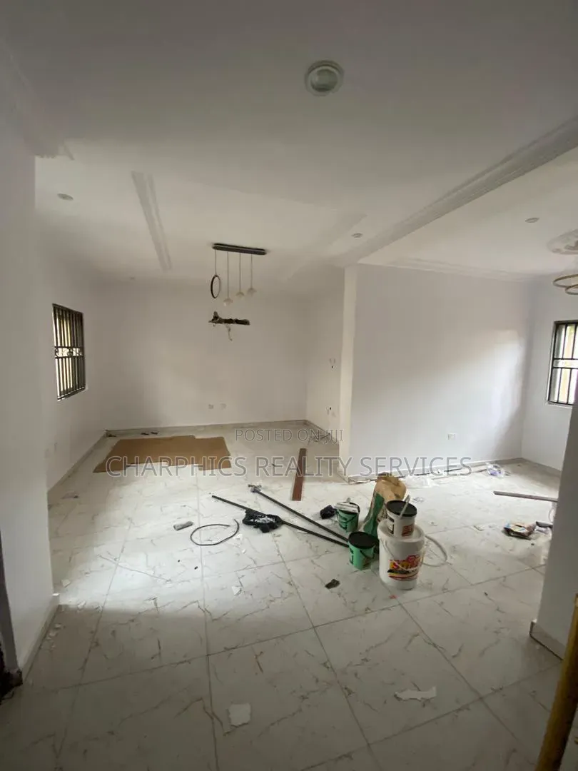 3bdrm Duplex in Jakande for rent