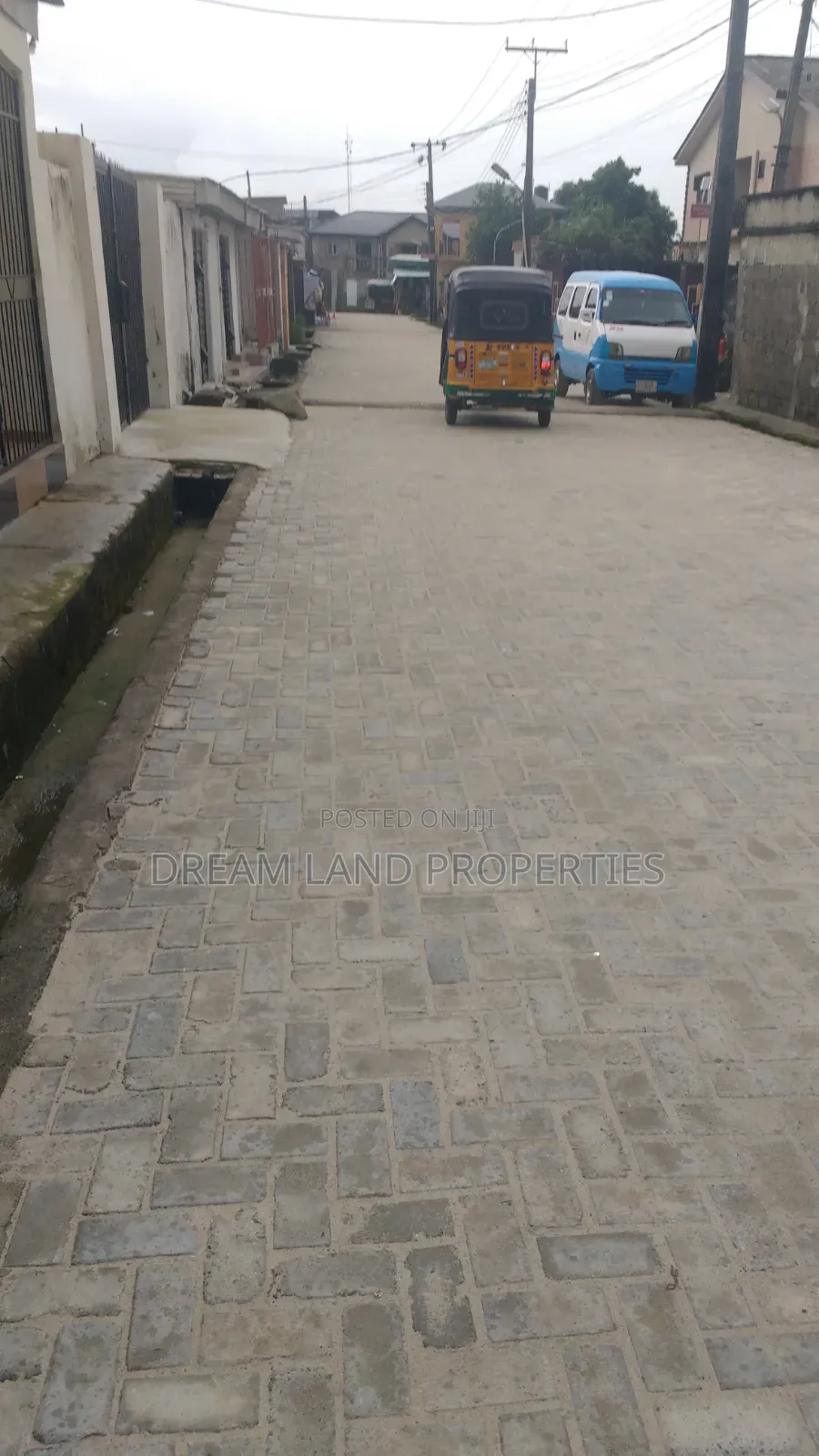 6bdrm Block of Flats in Badore for sale