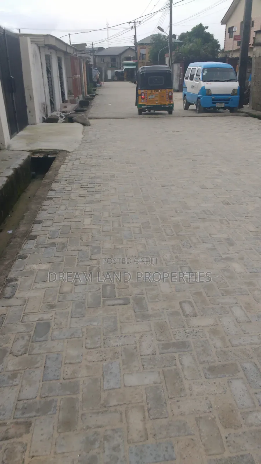 6bdrm Block of Flats in Badore for sale