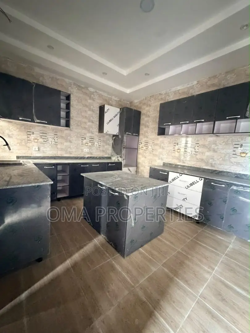 Furnished 4bdrm House in Aguda / Surulere for sale