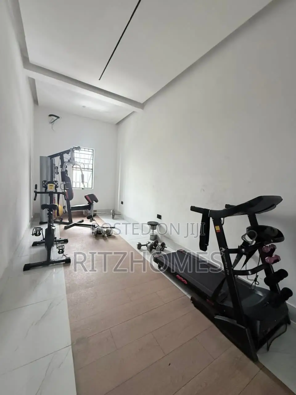 2bdrm Apartment in Lekki Phase 1 for rent
