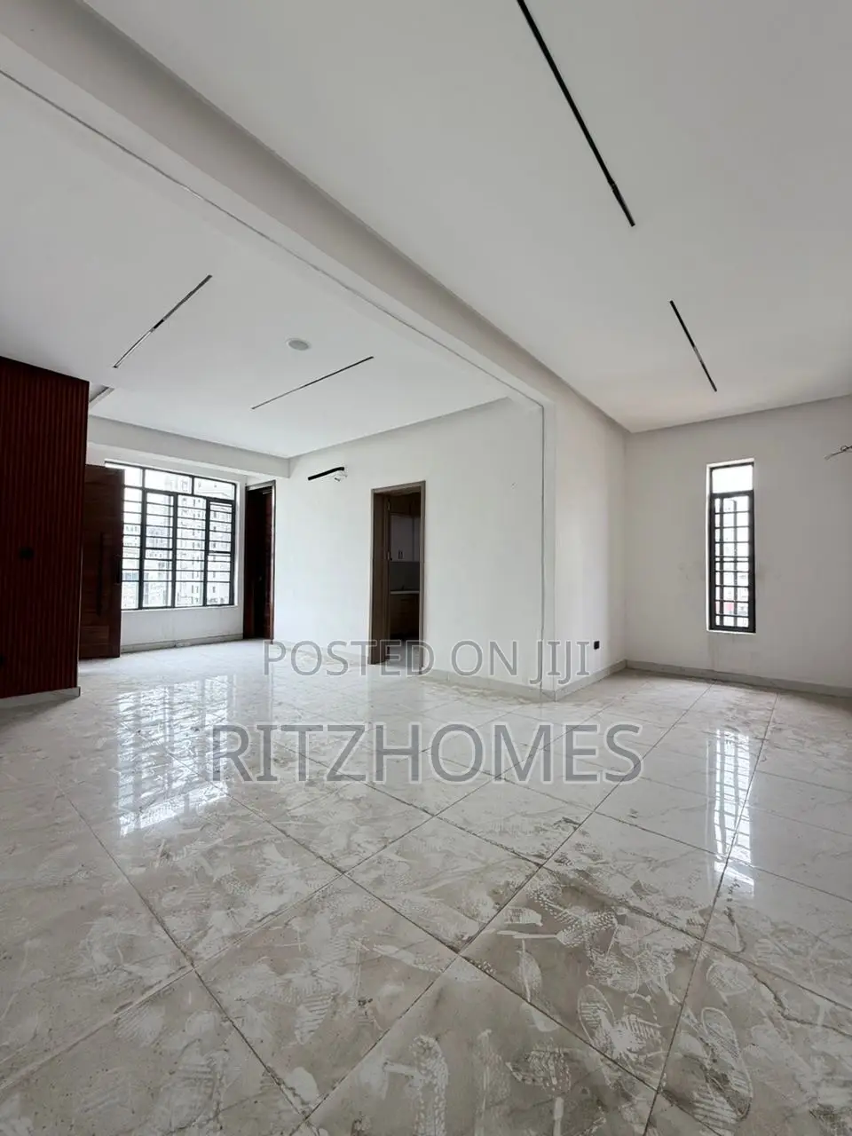 2bdrm Apartment in Lekki Phase 1 for rent