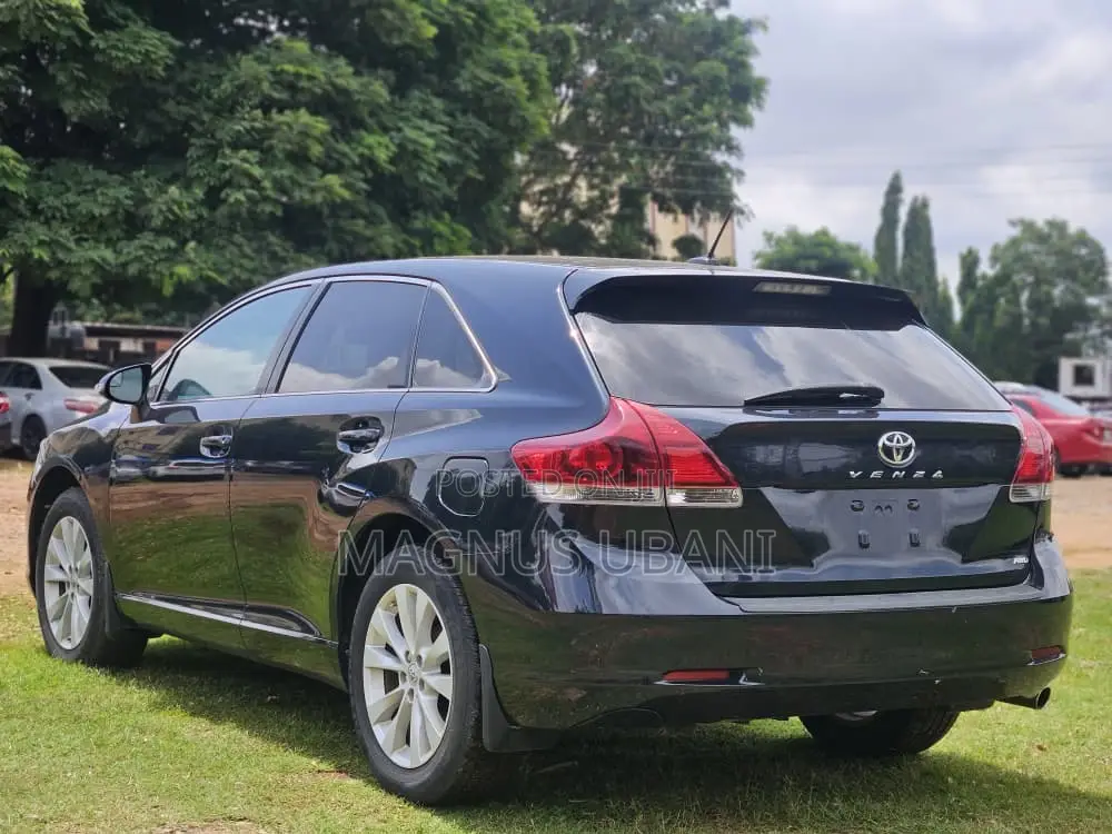 Toyota Venza LE AWD 2013 Blue