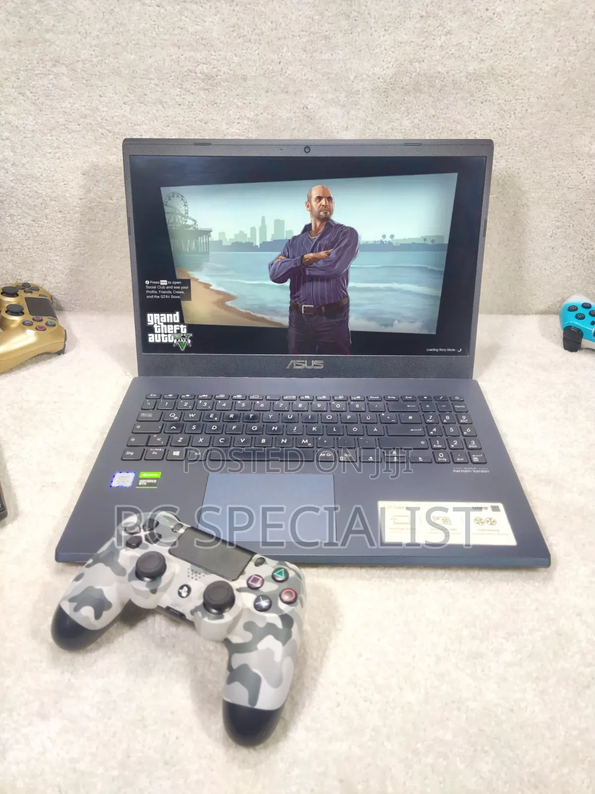 Laptop Asus VivoBook 15 X505BA 16GB Intel Core i5 SSHD+SSD 1T