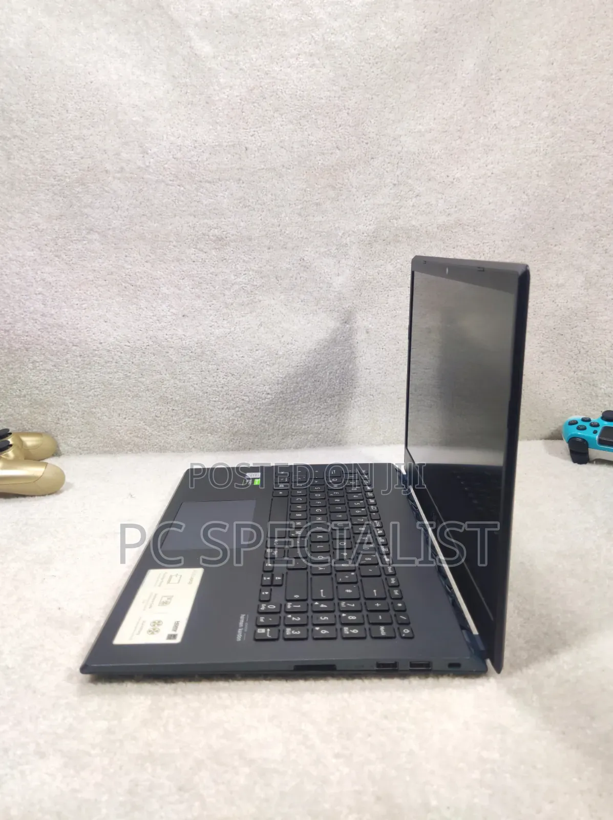 Laptop Asus VivoBook 15 X505BA 16GB Intel Core i5 SSHD+SSD 1T