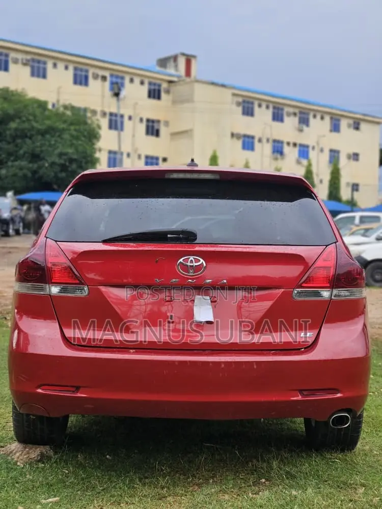 Toyota Venza LE 2012 Red
