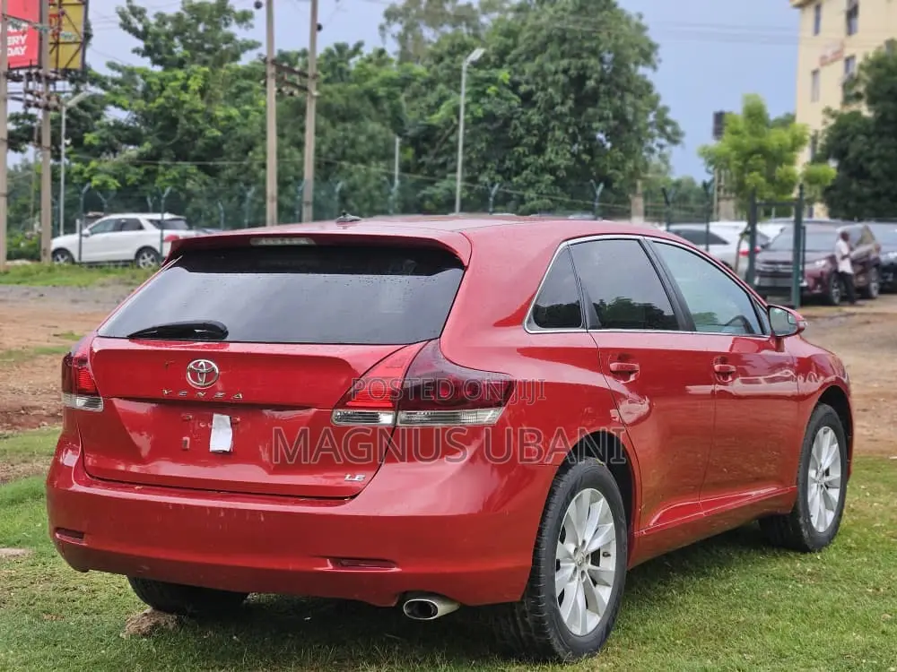 Toyota Venza LE 2012 Red
