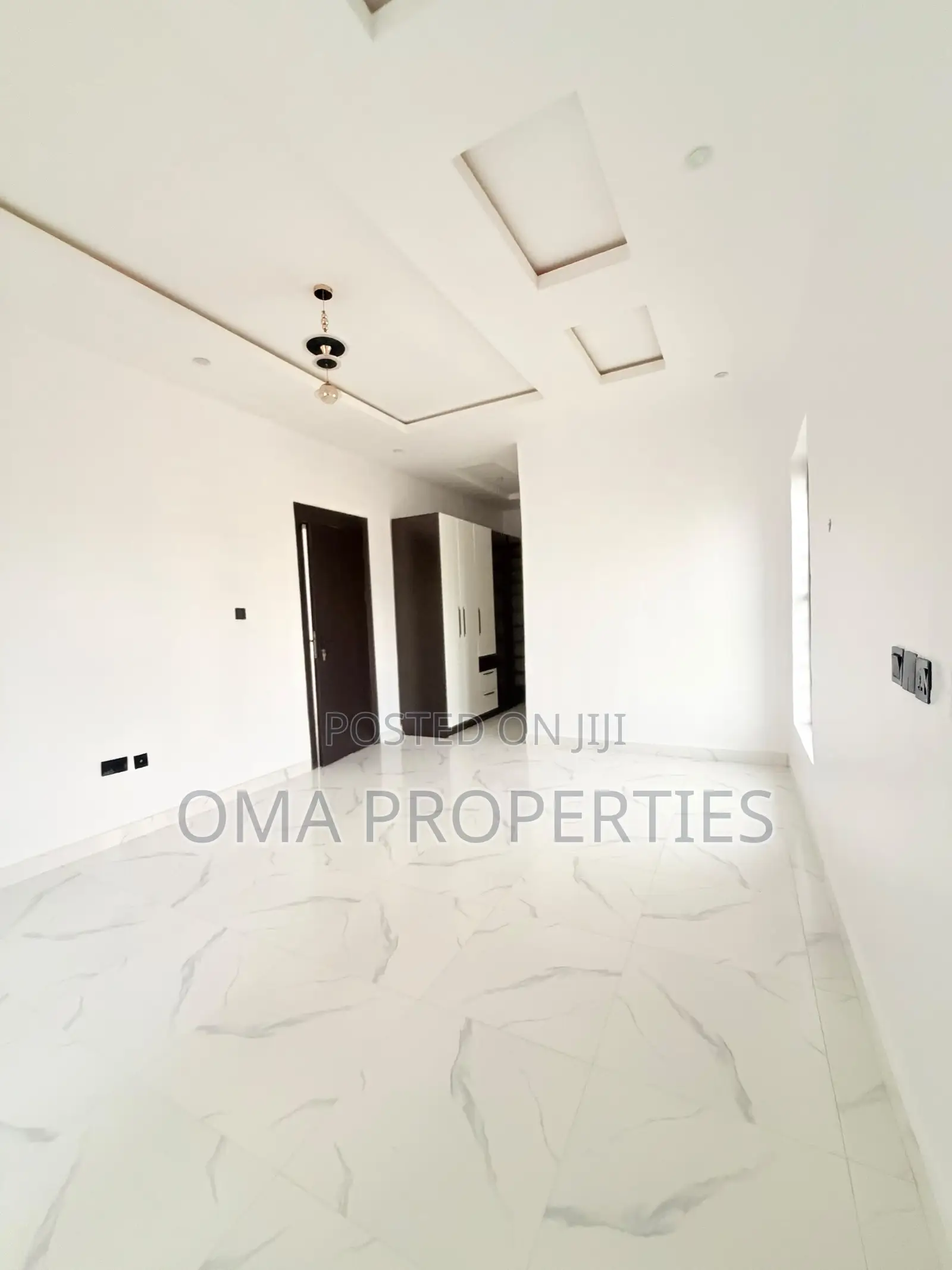 Furnished 4bdrm House in Oko-Oba for sale