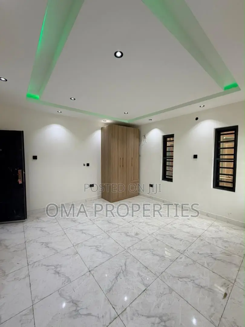 Furnished 4bdrm House in Oko-Oba for sale