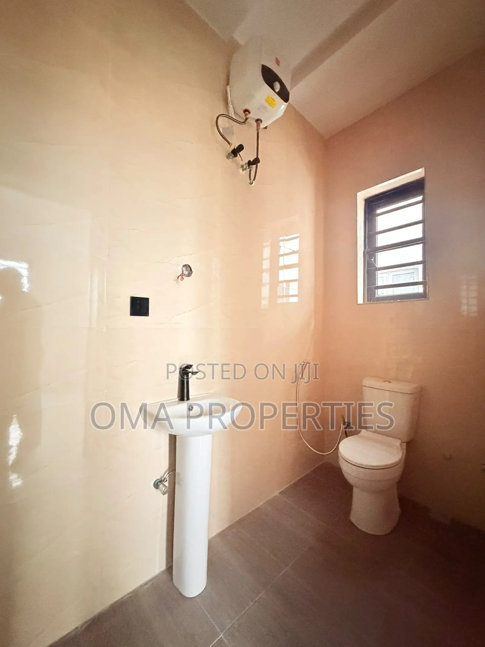 Furnished 4bdrm House in Oko-Oba for sale