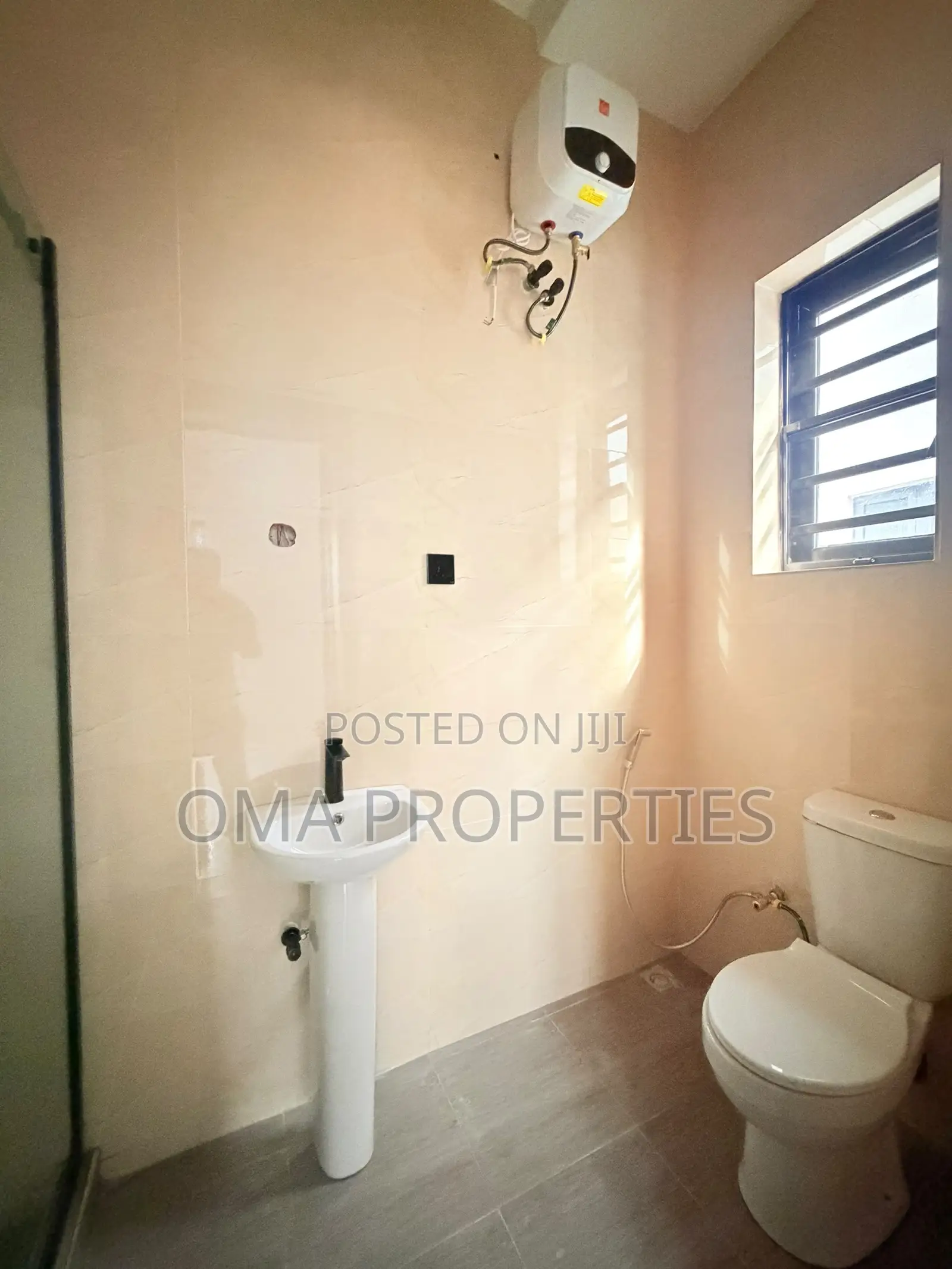 Furnished 4bdrm House in Oko-Oba for sale