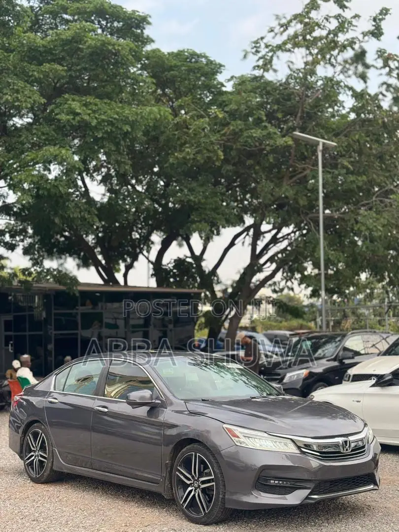 Honda Accord Touring 4dr Sedan FWD (3.5L 6cyl 6A) 2016 Gray
