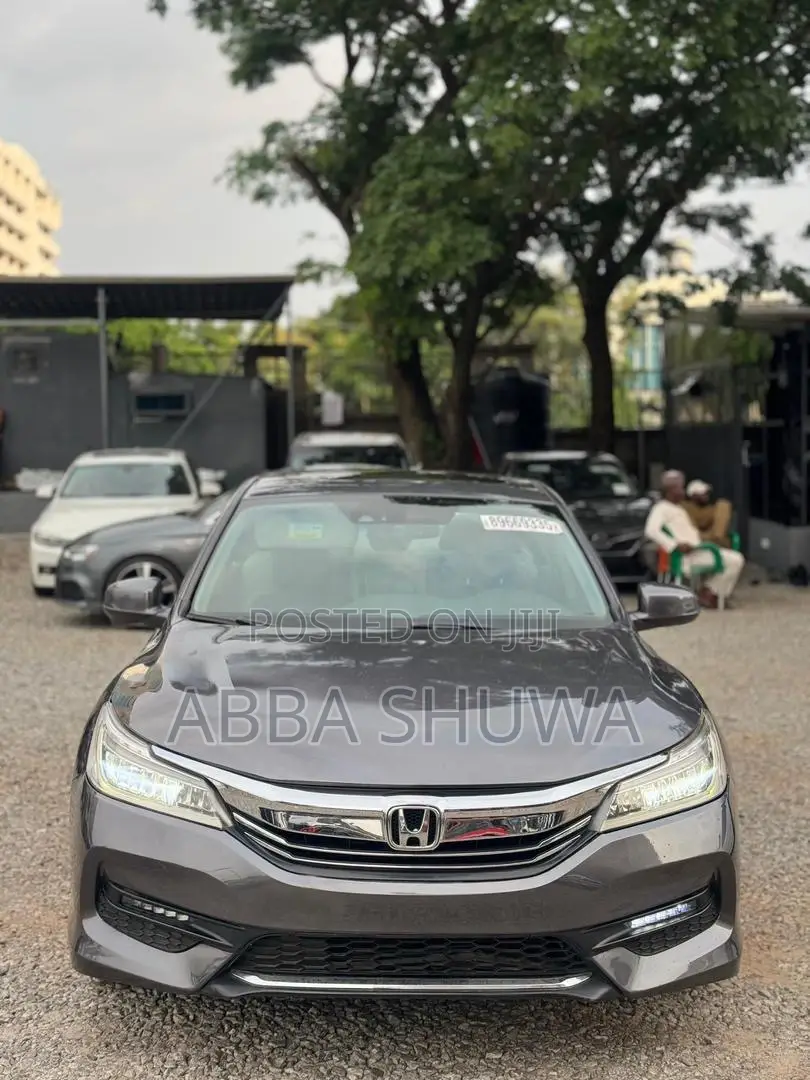 Honda Accord Touring 4dr Sedan FWD (3.5L 6cyl 6A) 2016 Gray