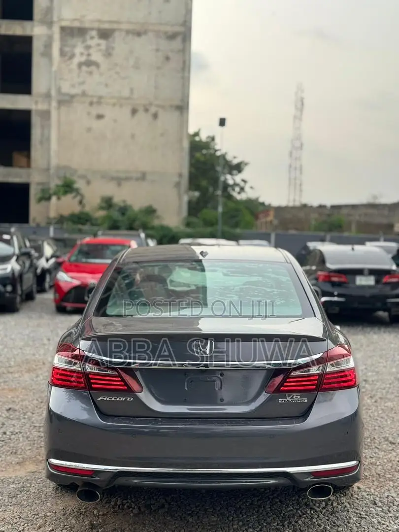 Honda Accord Touring 4dr Sedan FWD (3.5L 6cyl 6A) 2016 Gray