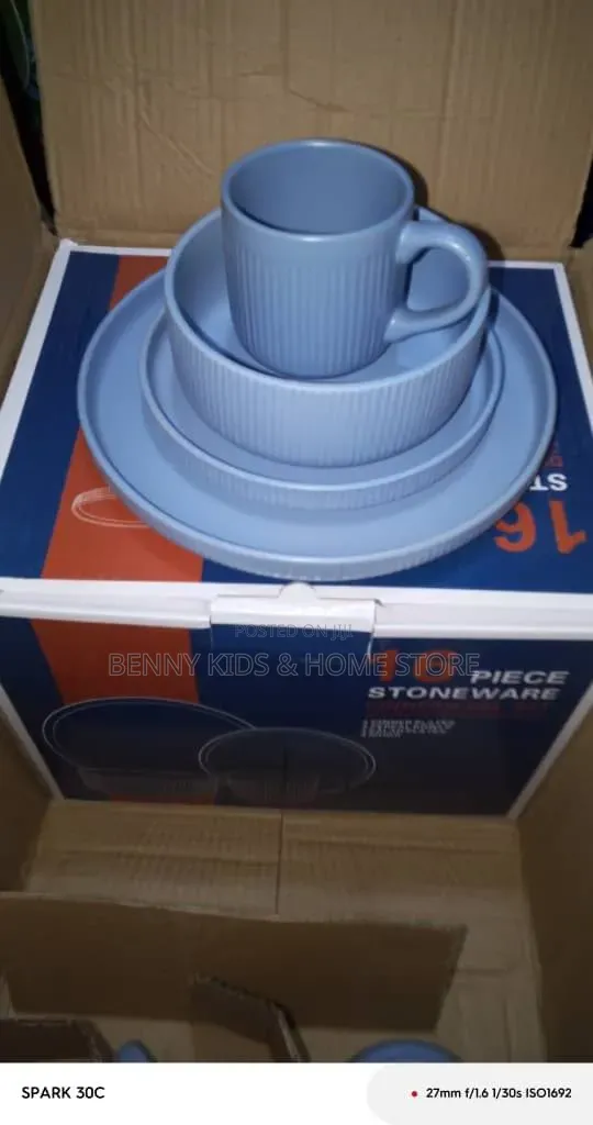 16 PCS Stoneware Dinner Set