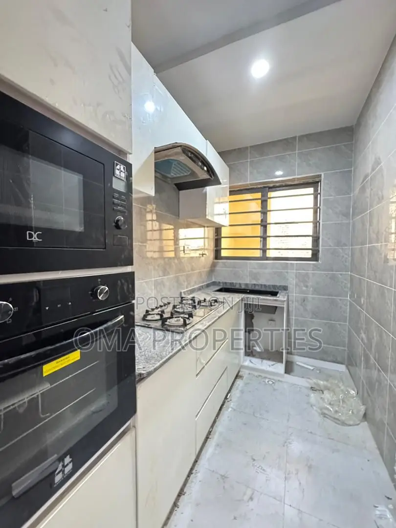 Furnished 2bdrm House in Surulere for sale