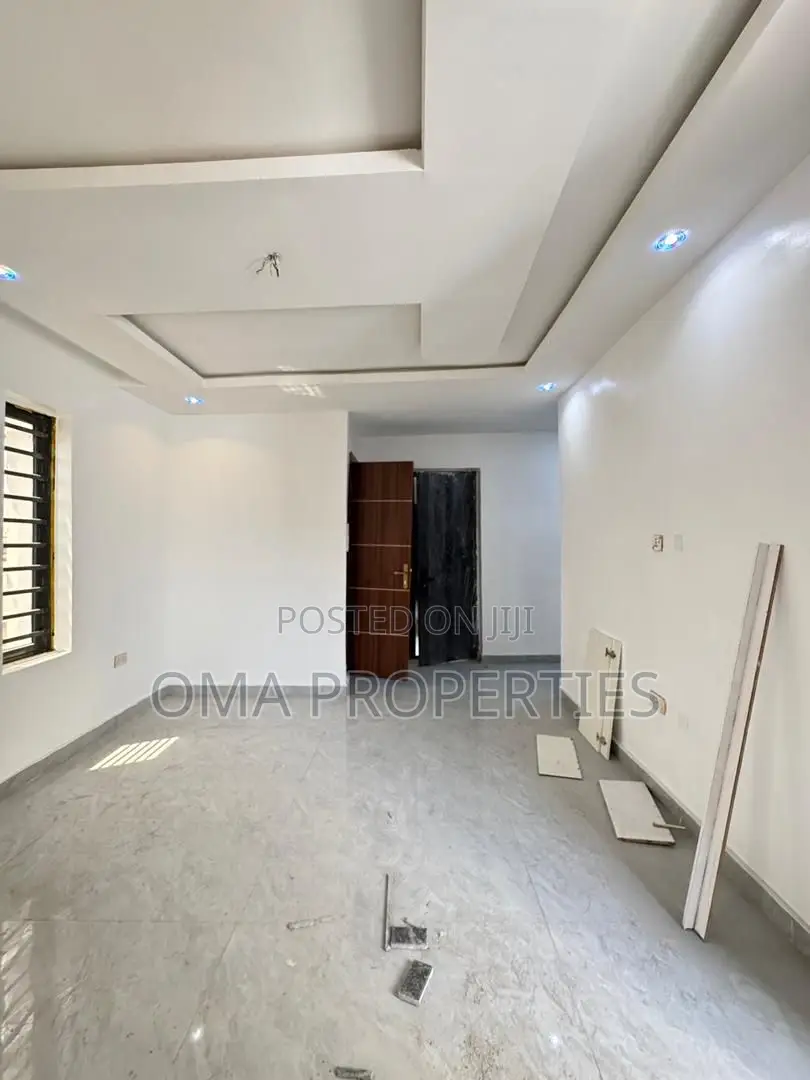 Furnished 2bdrm House in Surulere for sale
