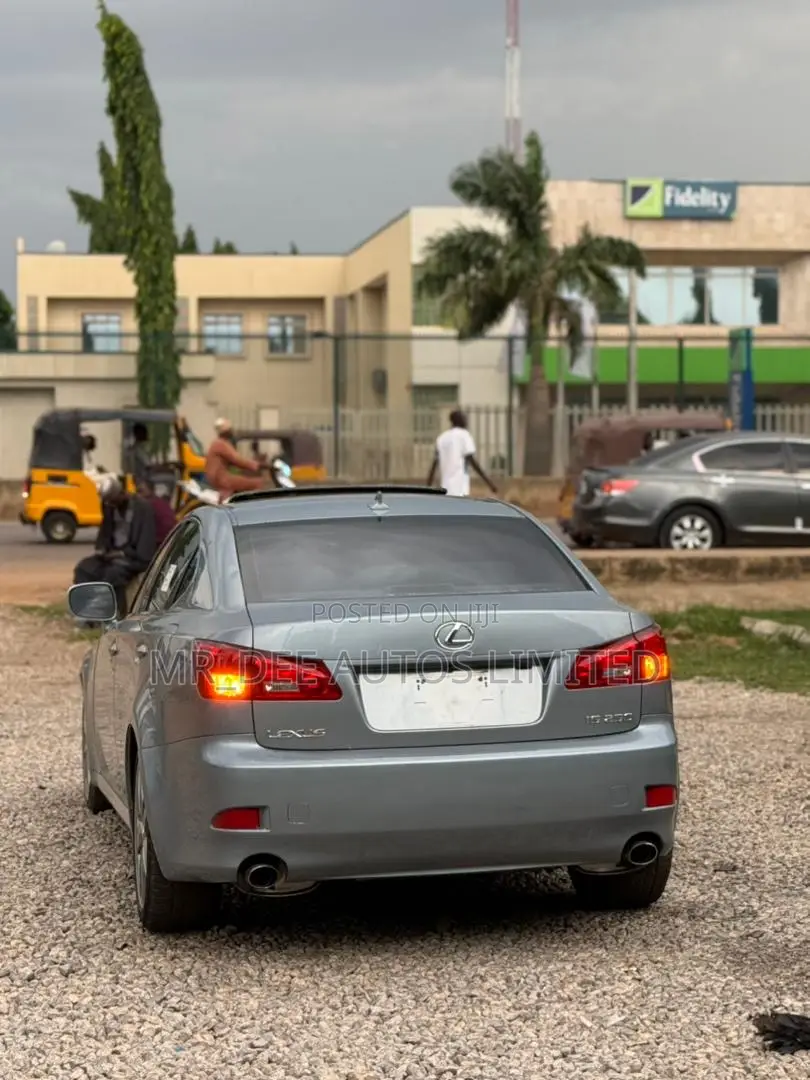 Lexus IS 2008 Blue
