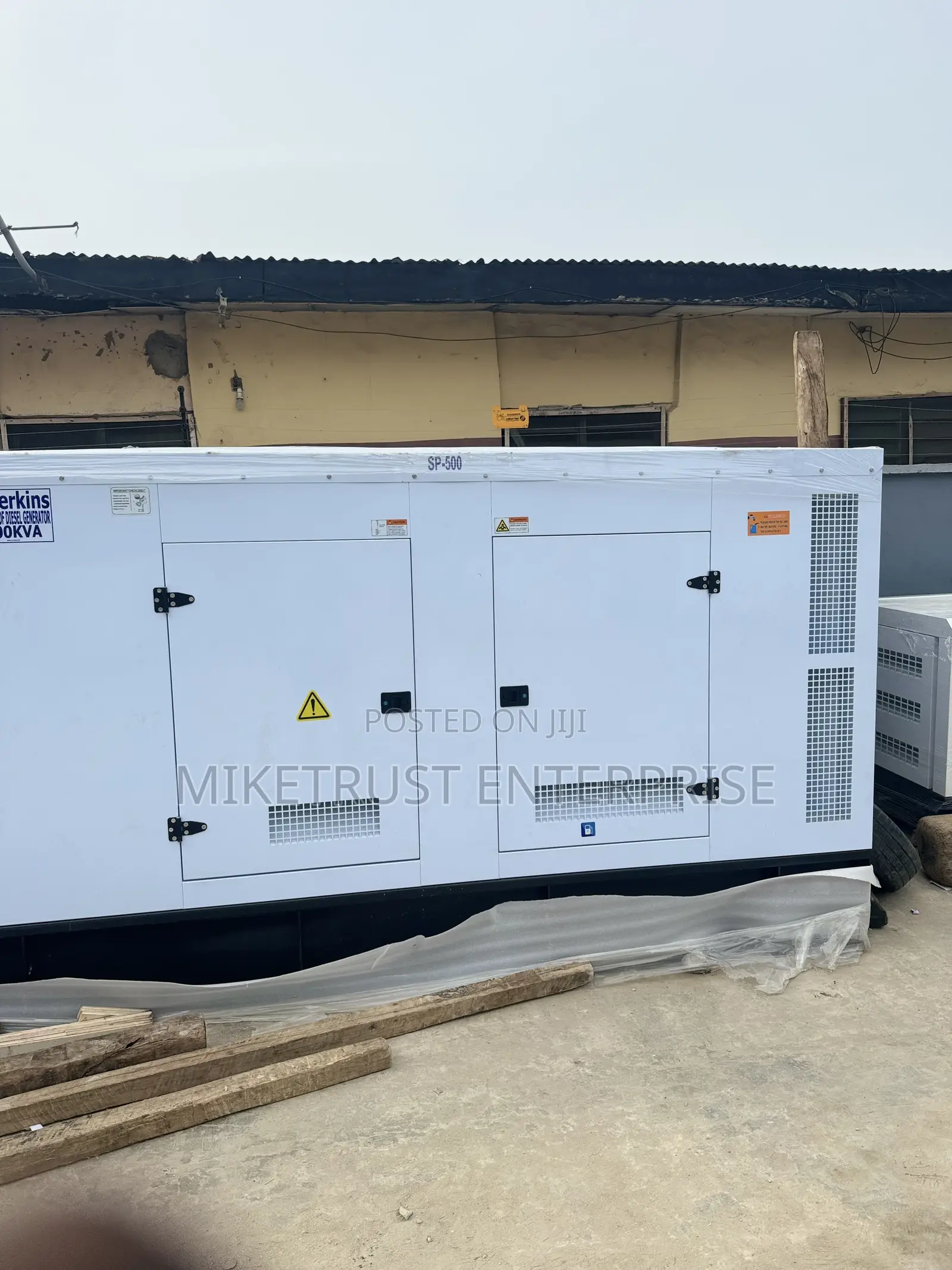 Perkins 500kva Powerful Soundproof Generator