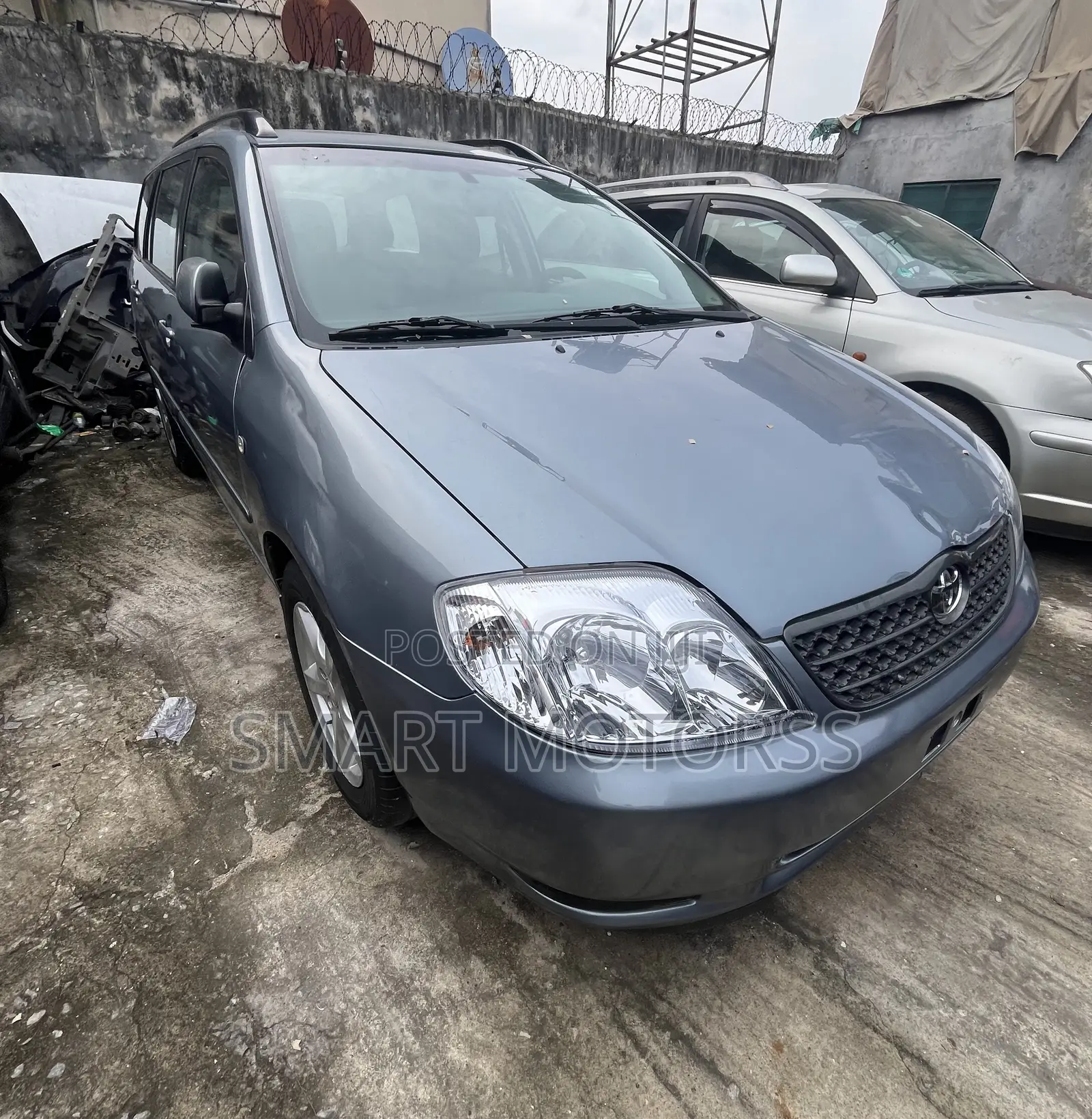 Toyota Corolla Liftback 2005 Gray