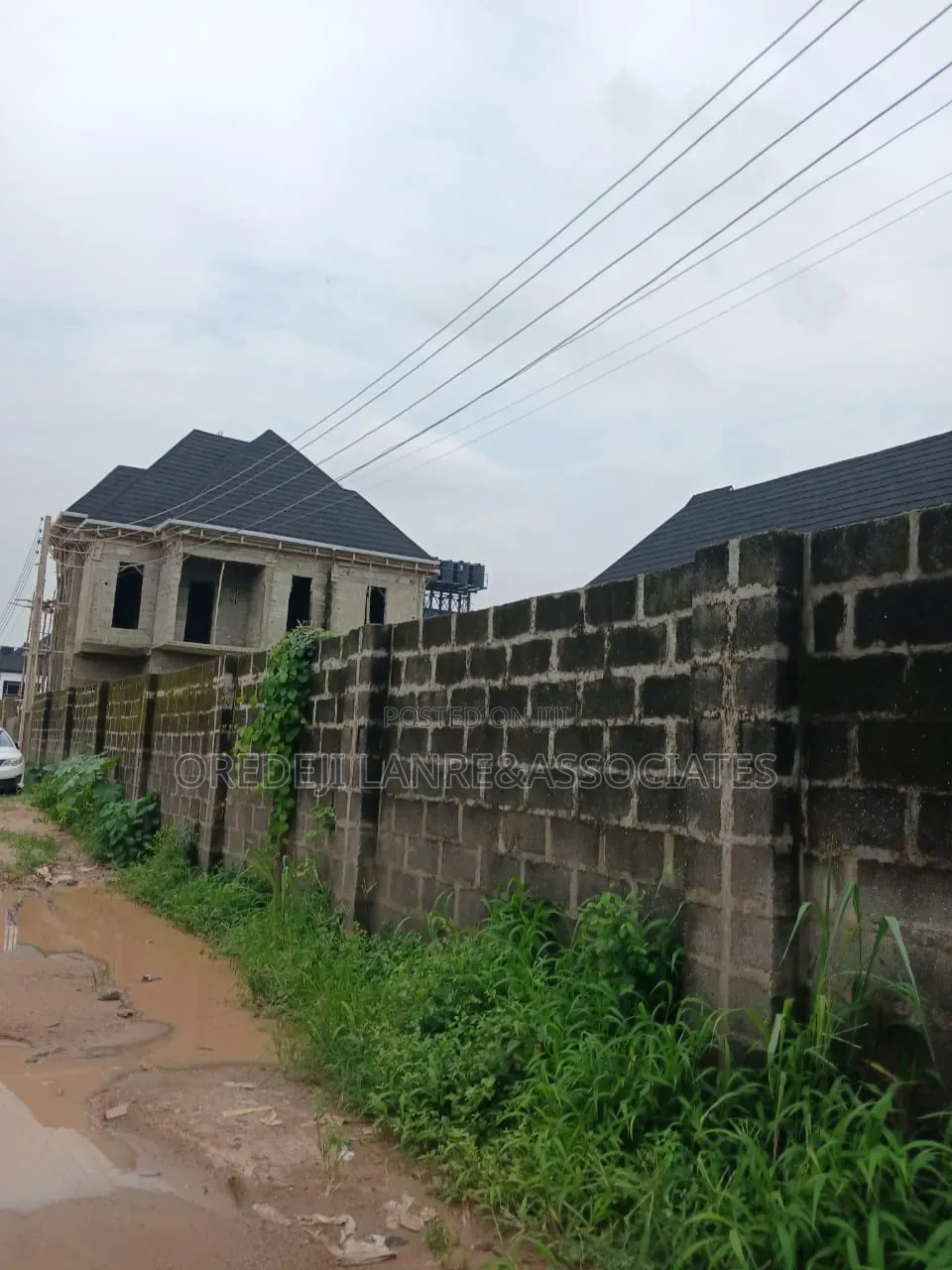 557sqm at N200m
Favoured Estate
Abuodun Onitiri