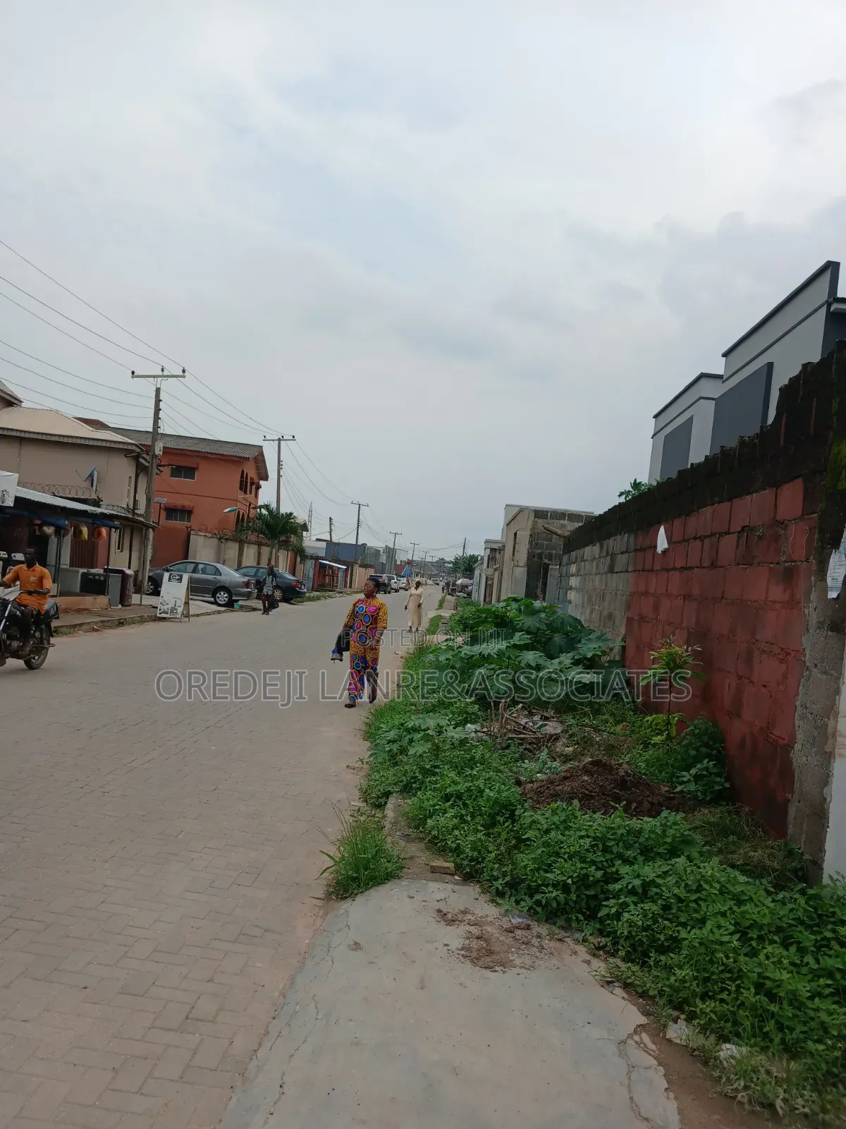 557sqm at N200m
Favoured Estate
Abuodun Onitiri