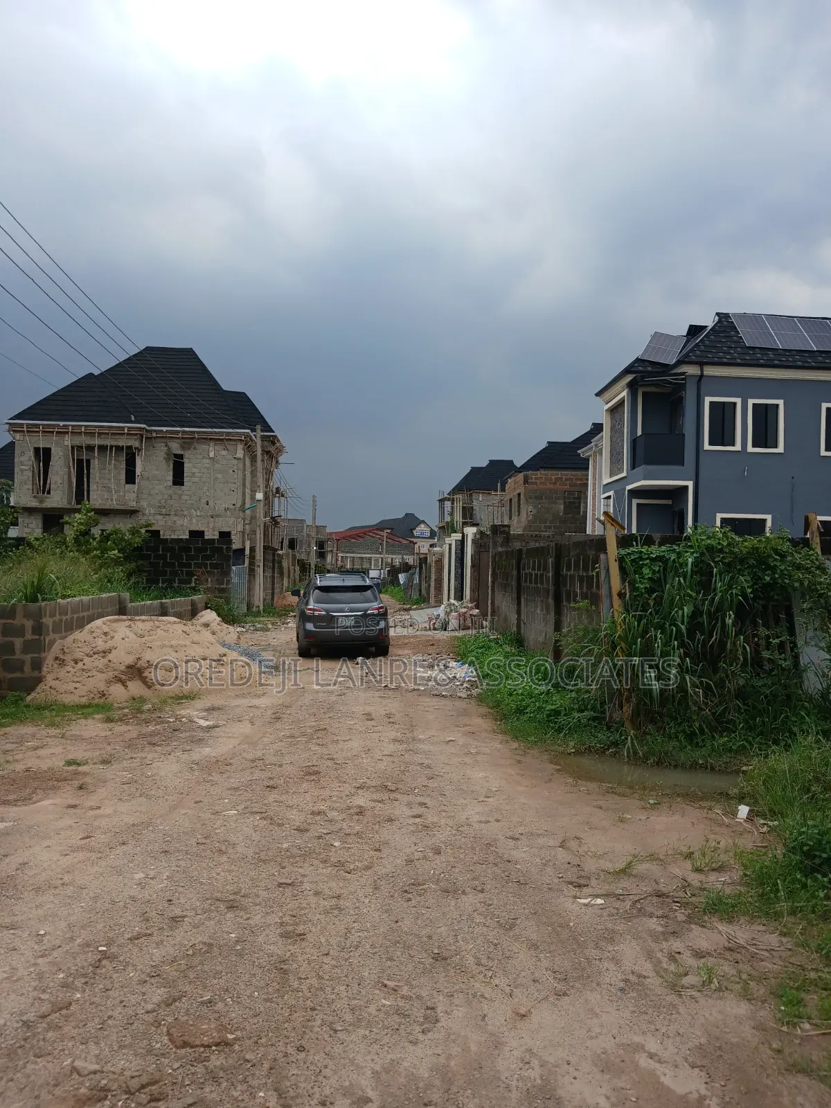 557sqm at N200m
Favoured Estate
Abuodun Onitiri