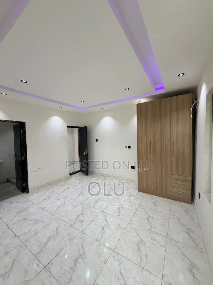 3bdrm Block of Flats in Gbagada for sale