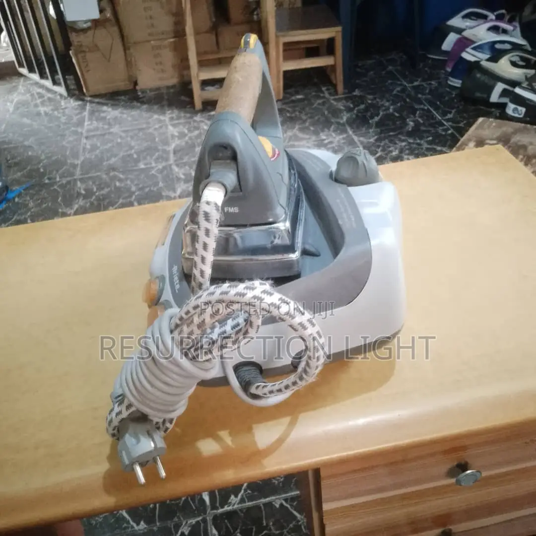 Quality and Very Durable Italian Ariete Industral Steam Iron Very Neat
