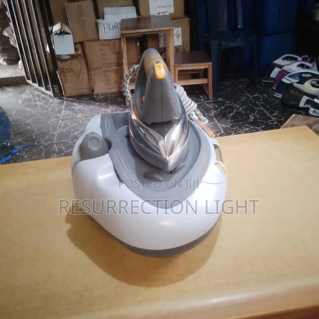 Quality and Very Durable Italian Ariete Industral Steam Iron Very Neat