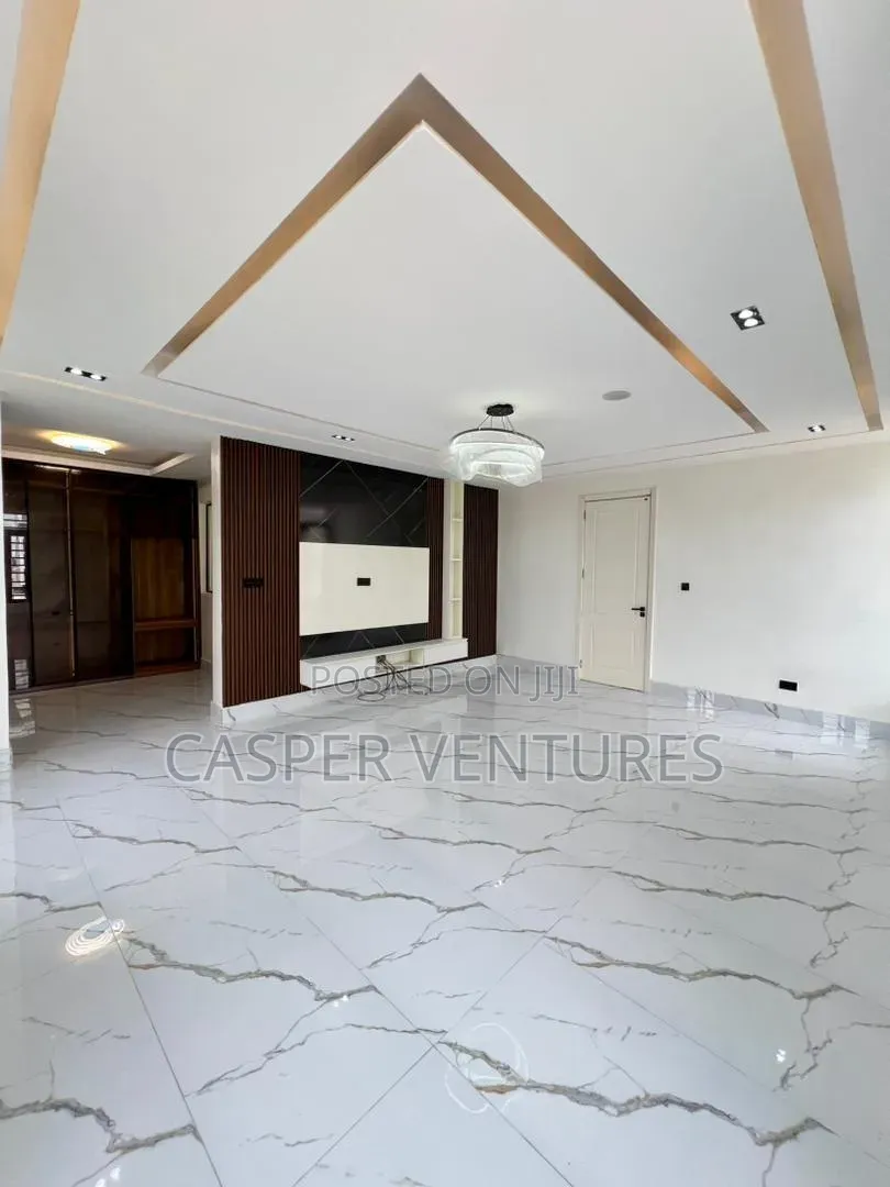 5bdrm Duplex in Chris Madueke, Lekki Phase 1 for sale