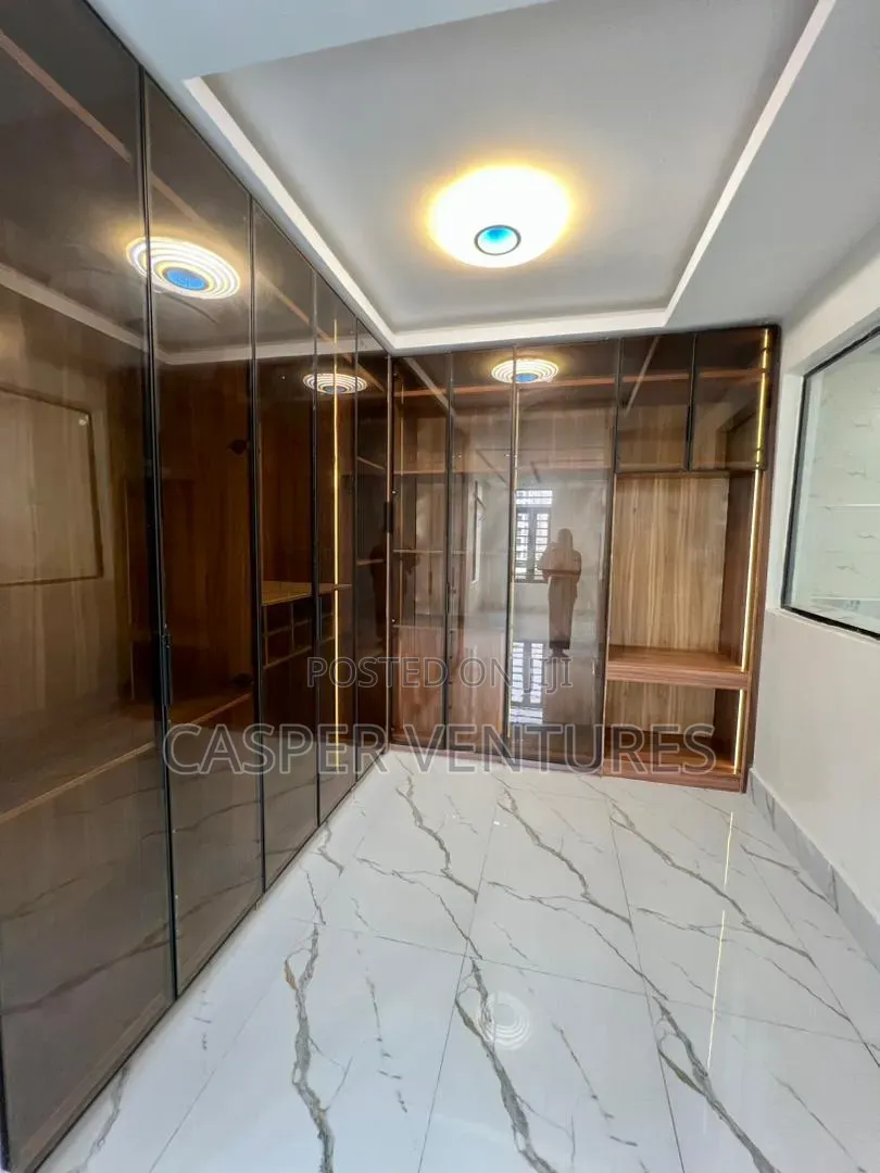 5bdrm Duplex in Chris Madueke, Lekki Phase 1 for sale