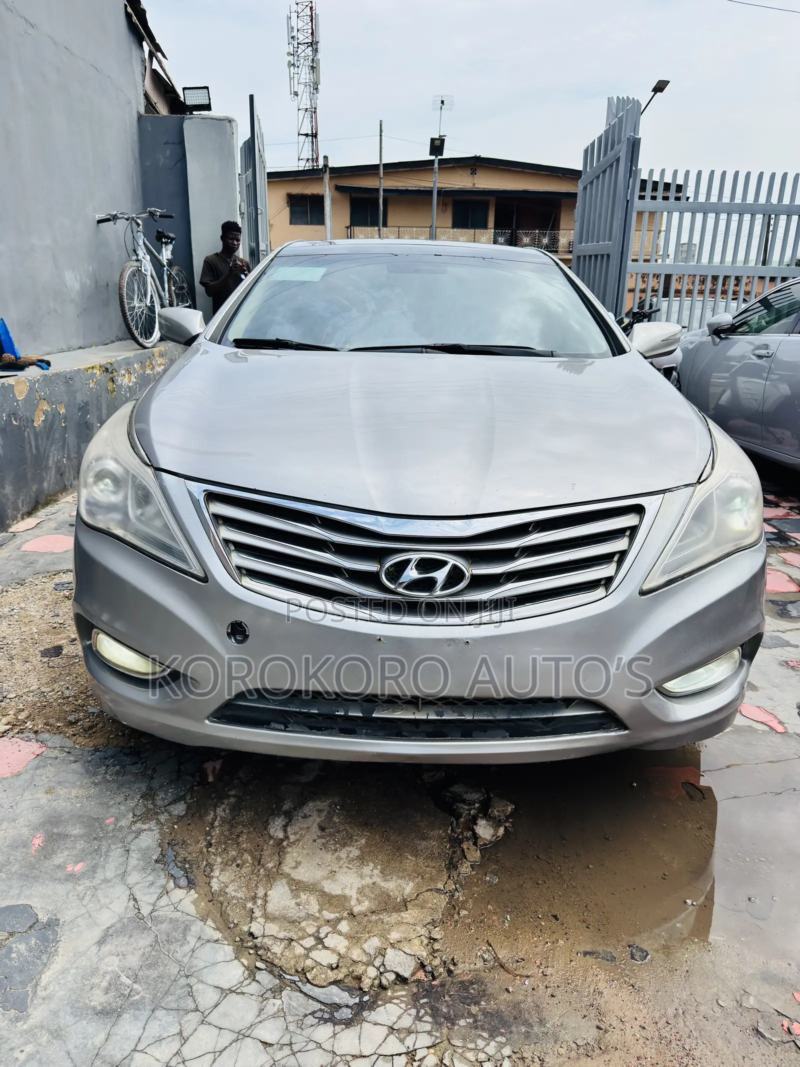 Hyundai Azera 3.3L 2013 Gold