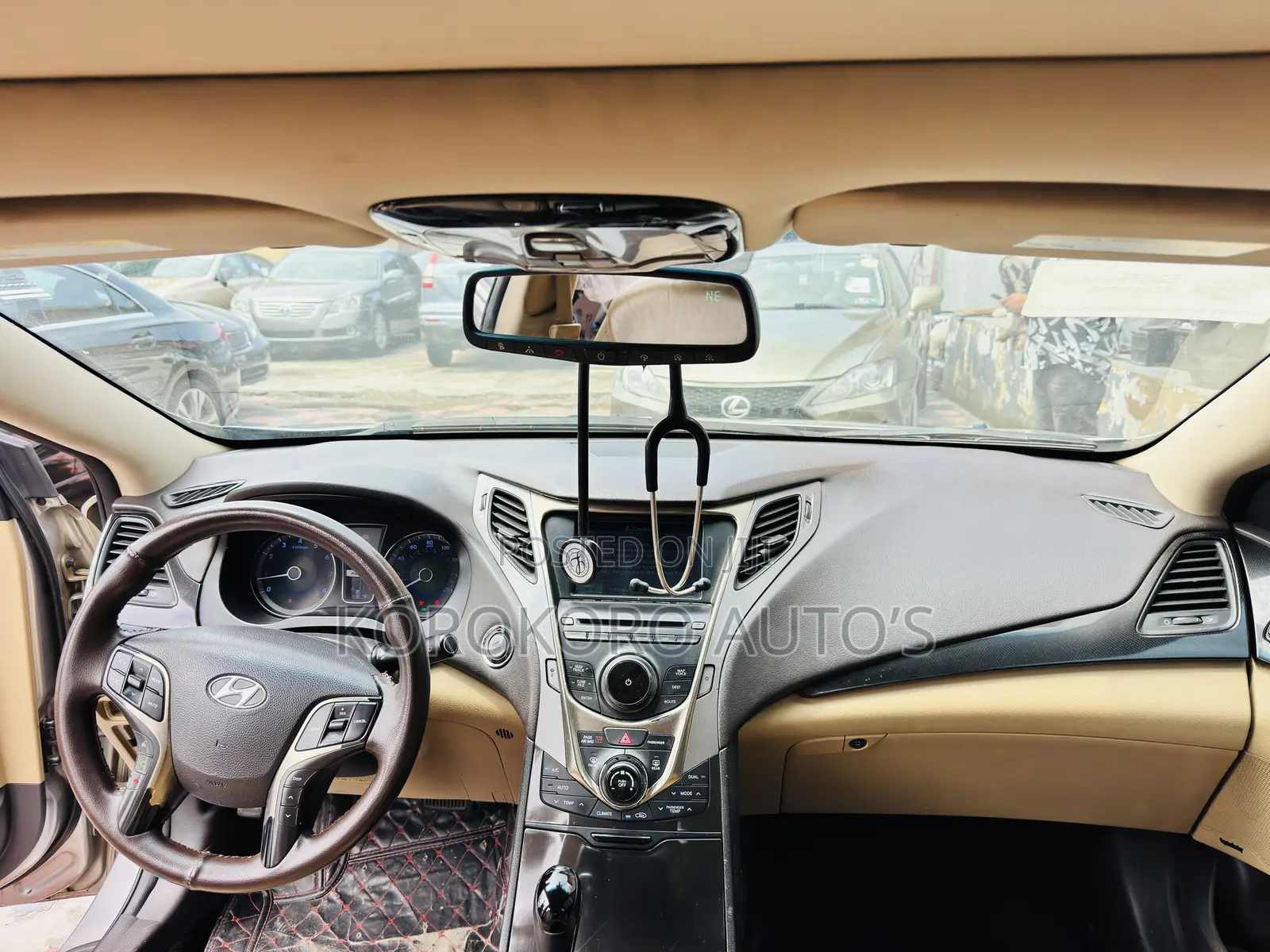 Hyundai Azera 3.3L 2013 Gold