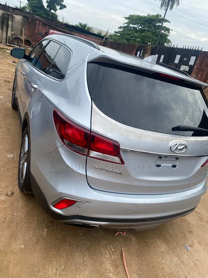 Hyundai Santa Fe 2017 Silver