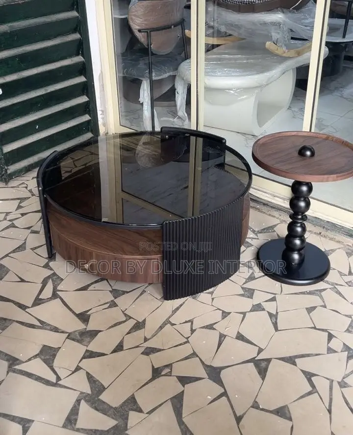 Vintage Style Solid Wood Round Nordic Coffee Table