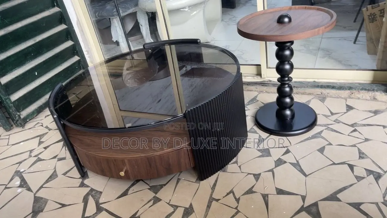 Vintage Style Solid Wood Round Nordic Coffee Table