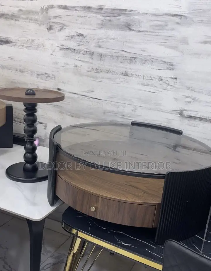 Vintage Style Solid Wood Round Nordic Coffee Table