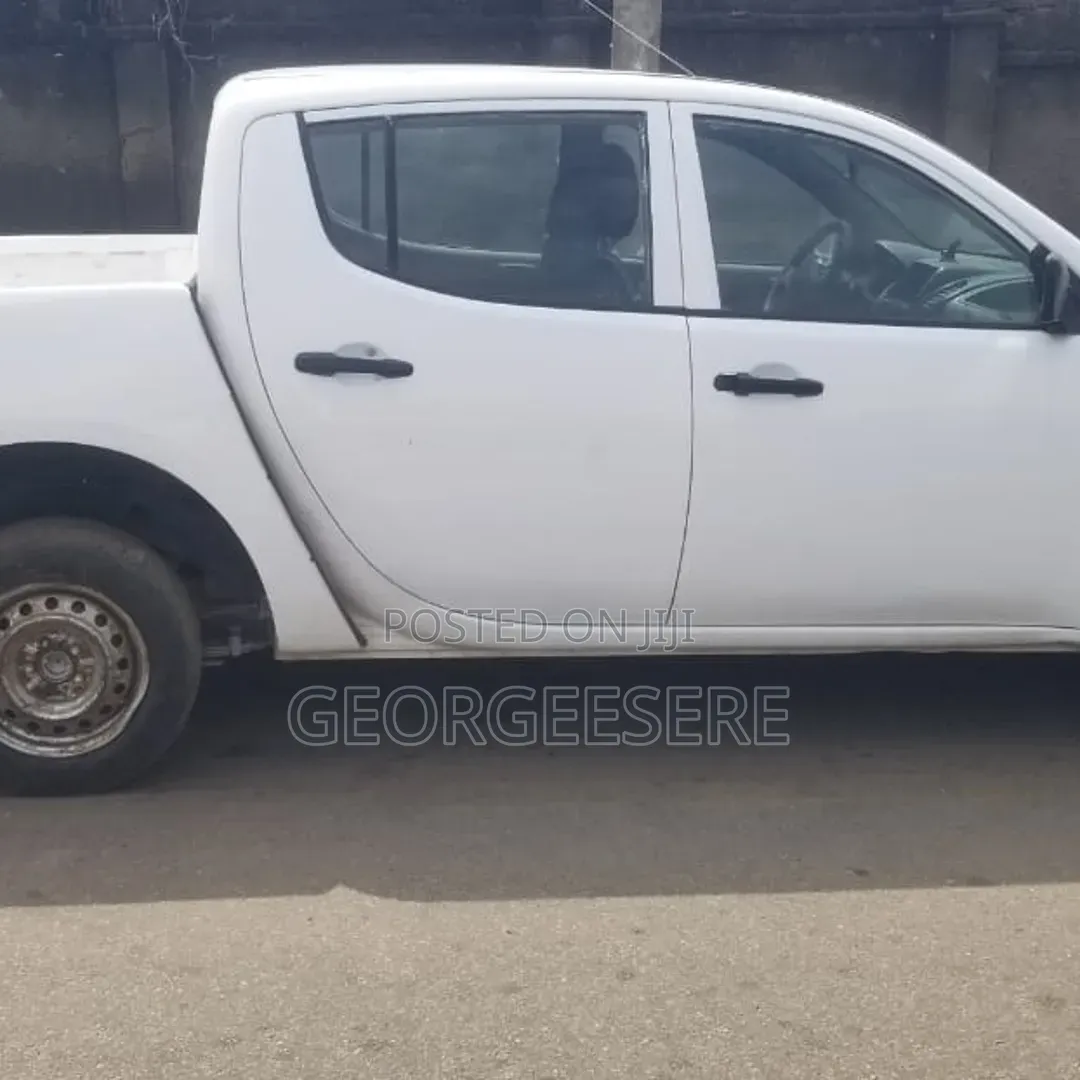 Mitsubishi L200 2010 White