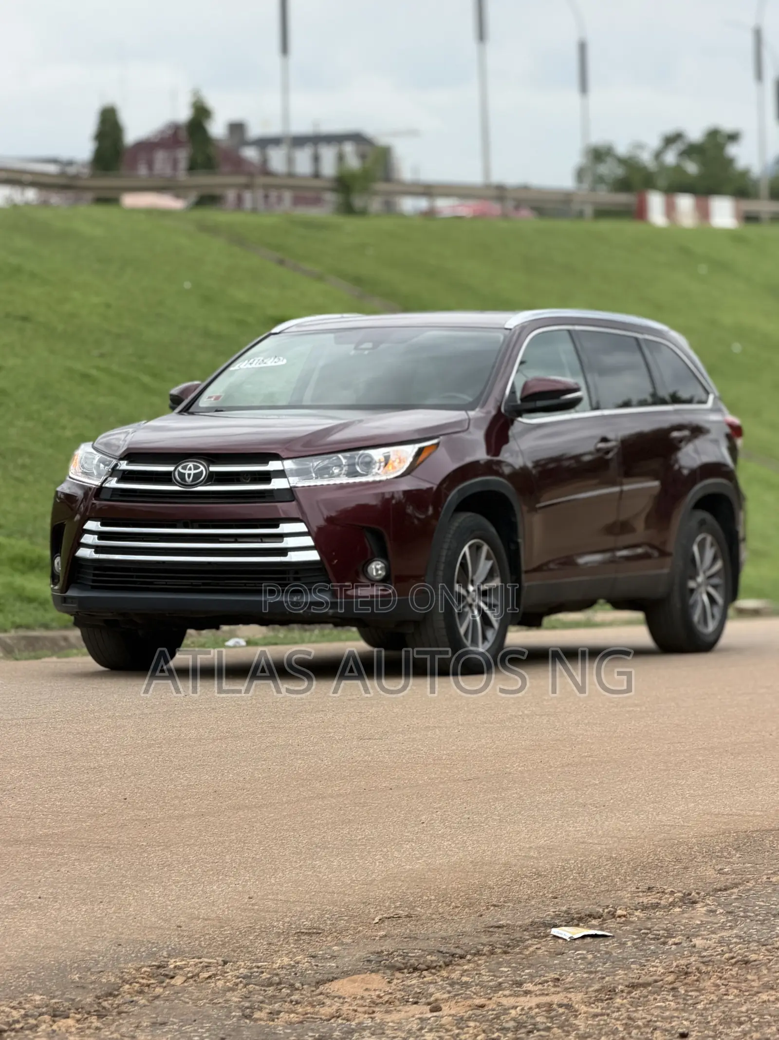 Toyota Highlander XLE 2019 Burgundy